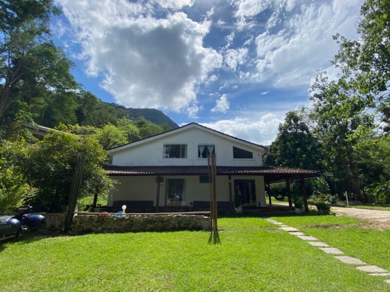 Bela Casa no Condomínio Ponta do Partido